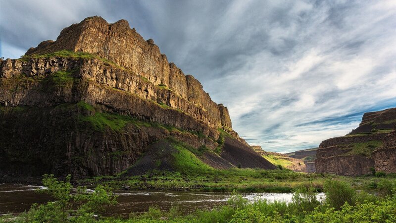 River Canyon Landscape — Green, Dramatic, Afternoon, Photograph, Mountain