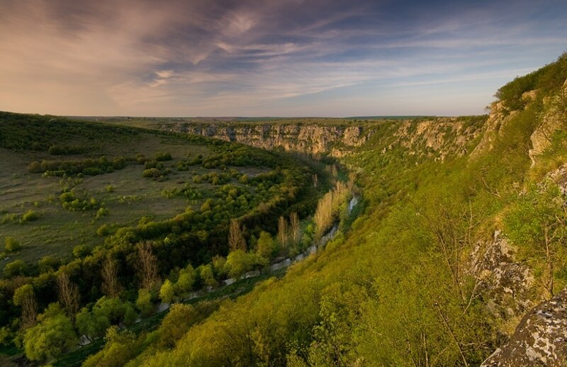 River Canyon Landscape — Green