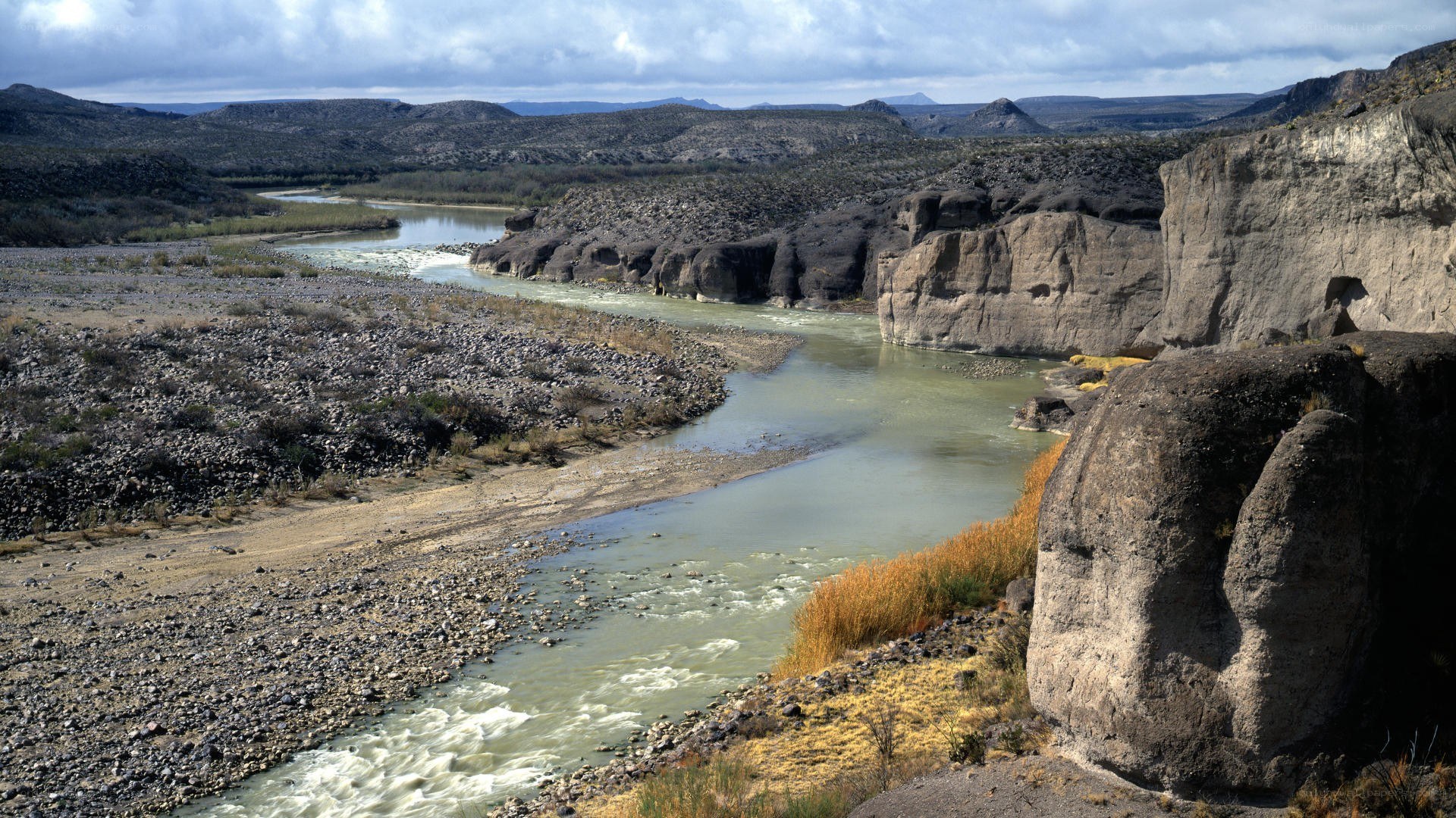River flowing through rocky canyon
