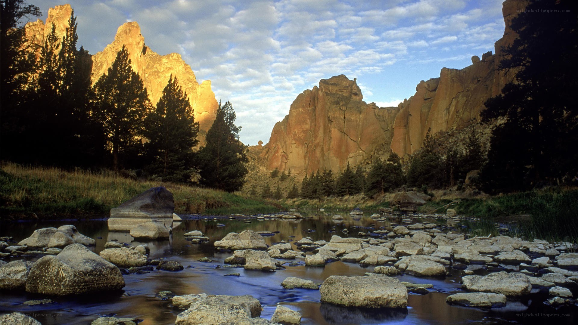 River flowing through rocky canyon