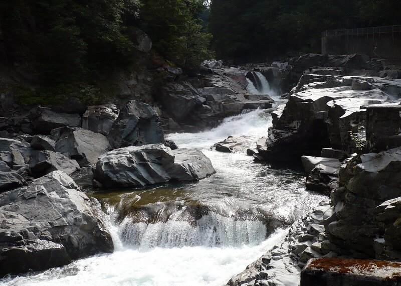 River flowing through rocky canyon