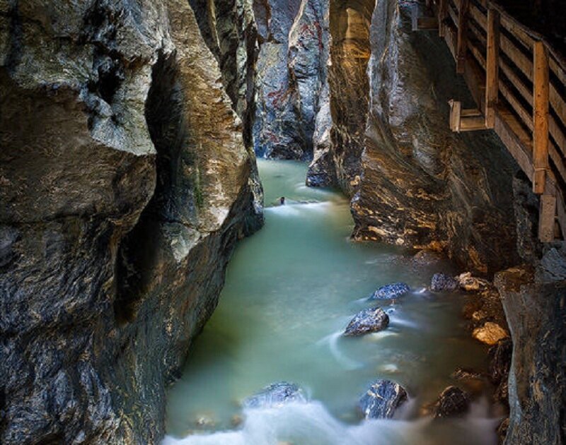 River in Narrow Canyon — Green