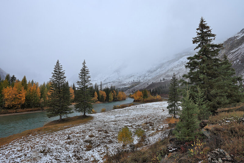 River in Snowy Valley — Green
