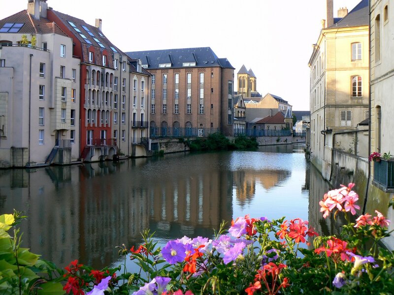 River scene in French town