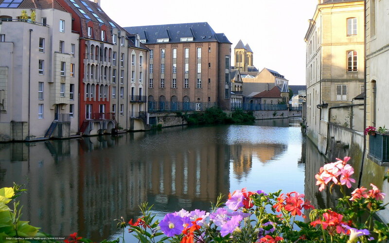 River scene in French town