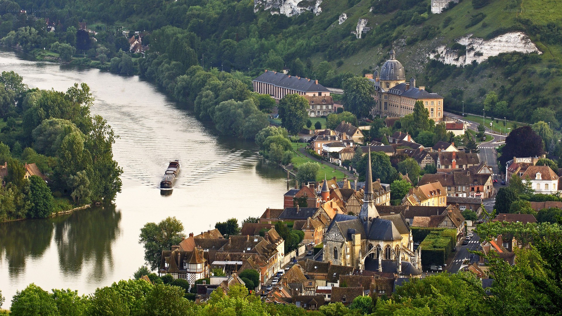 River town in France