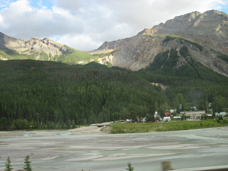 River Valley Town — Green, Serene