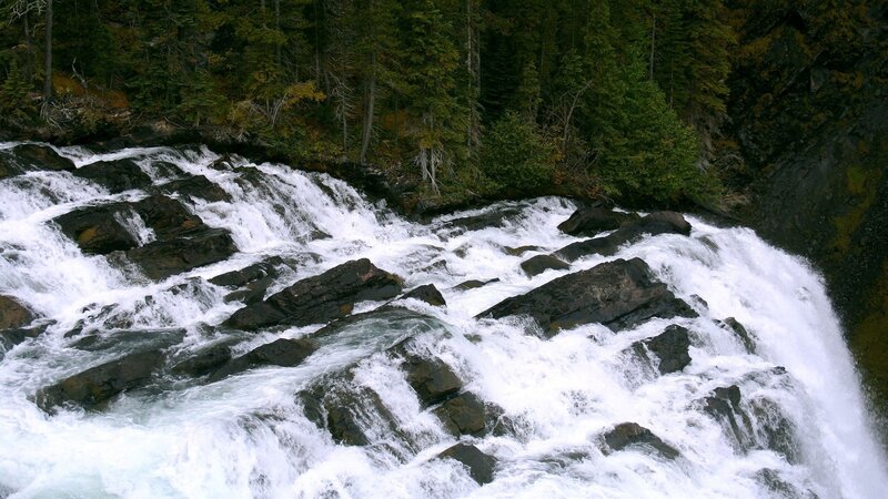 River Waterfall — Green, Dynamic, Autumn