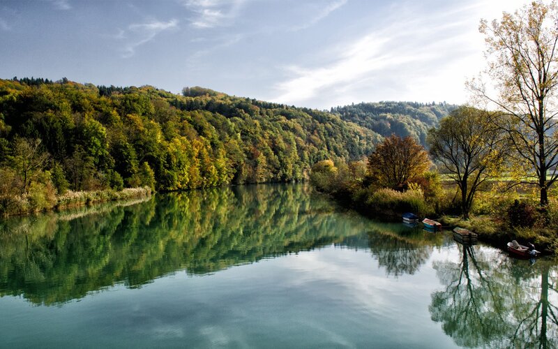 River with Boats — Green