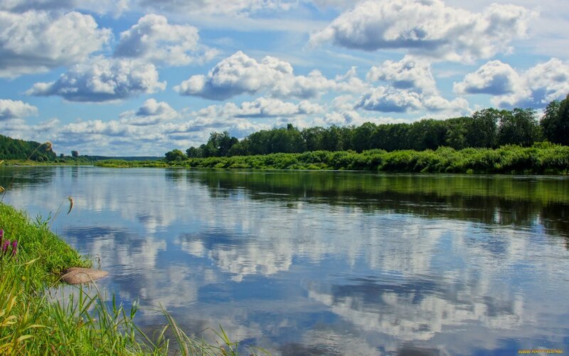 River with Cloudy Sky Reflection — Blue
