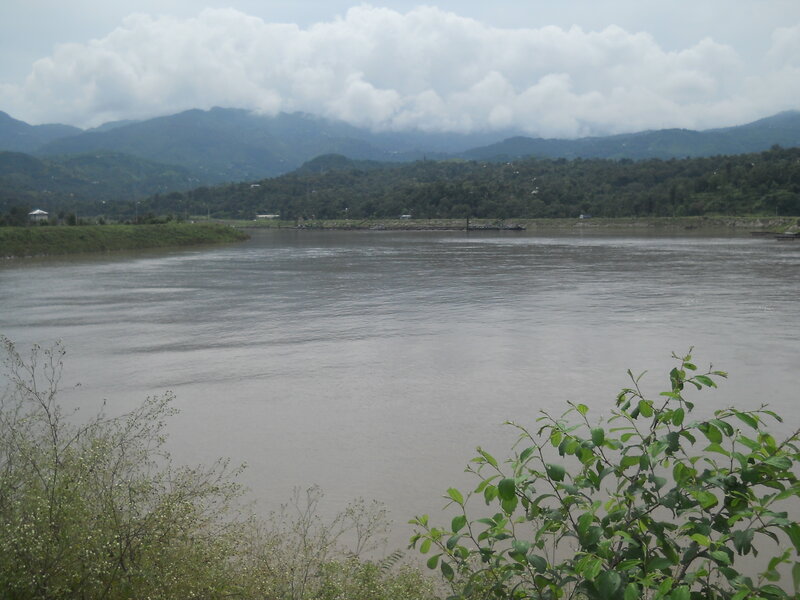 River with Mountains — Green