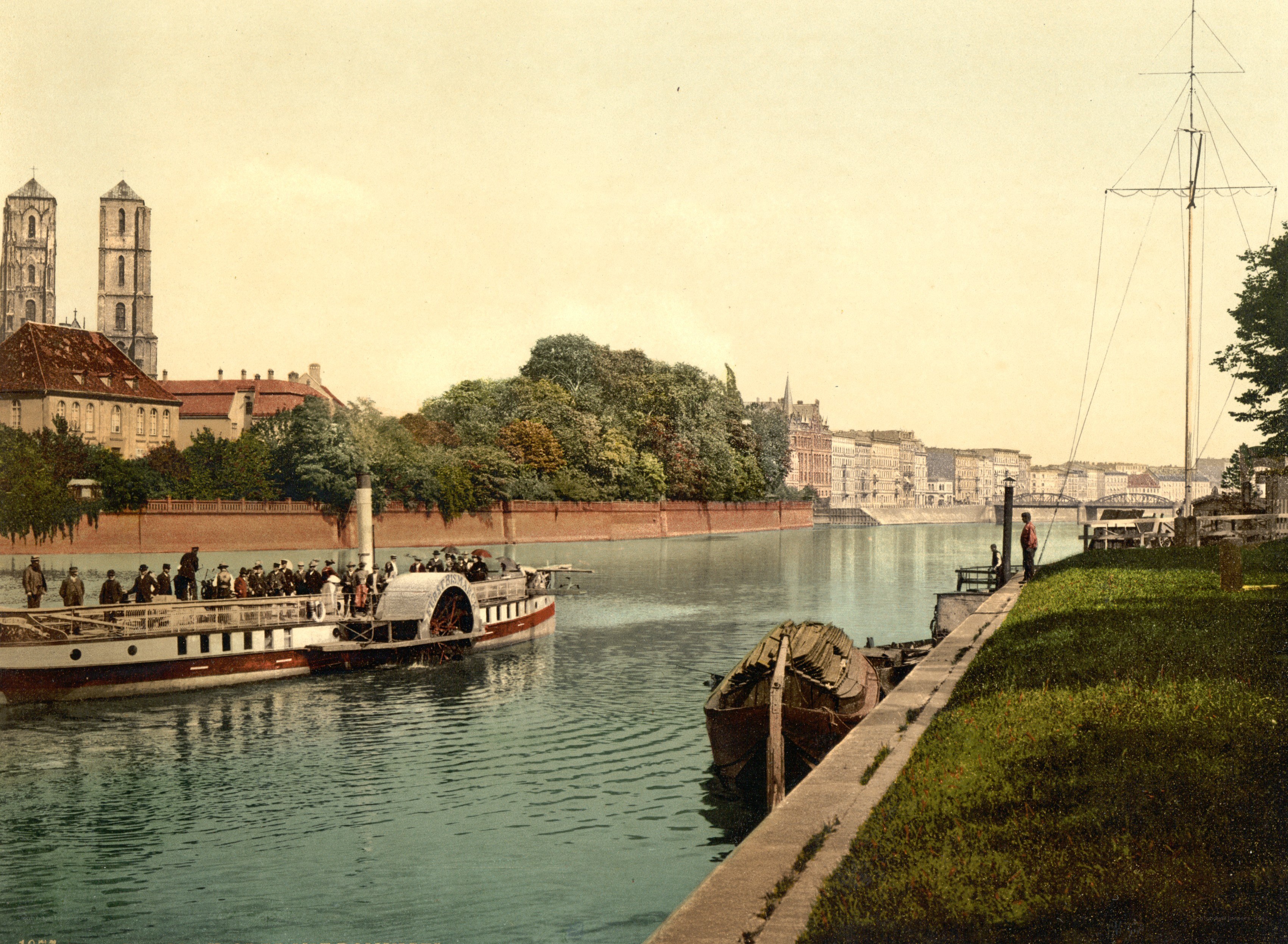 Riverboat on the Isar River