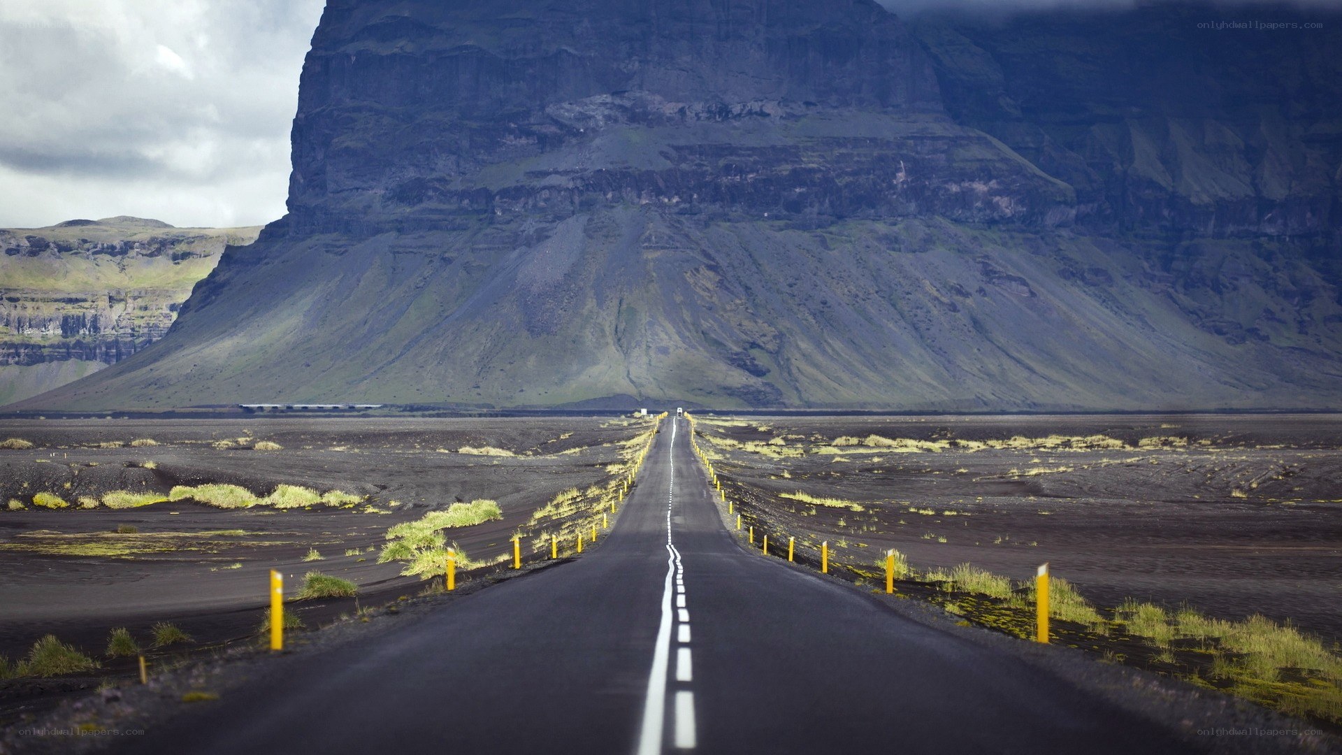 Road leading to a mountain