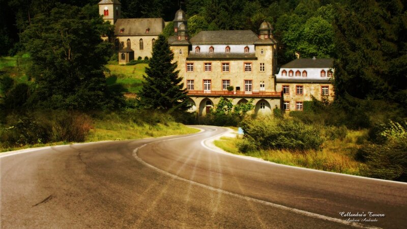 Road Leading to Castle — Green