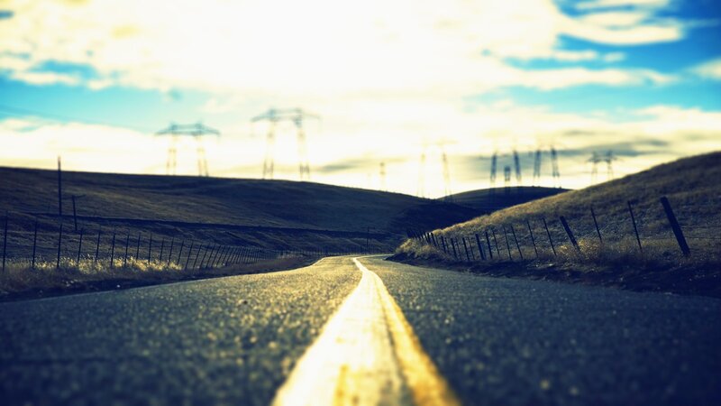 Road leading to the horizon