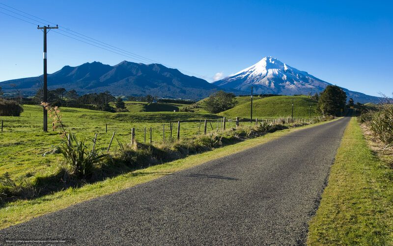Road Leading to Volcano — Green