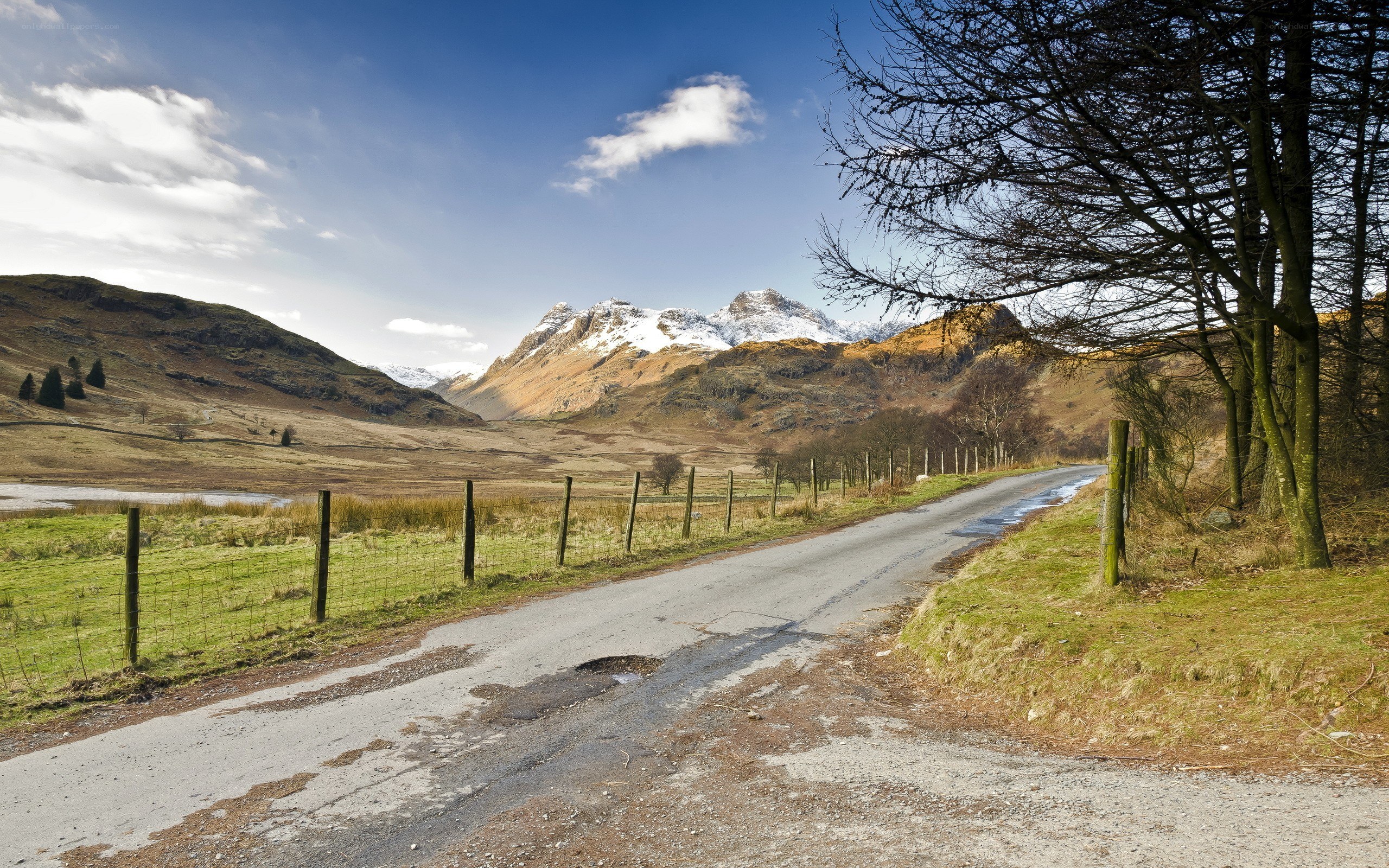 Road through mountain valley