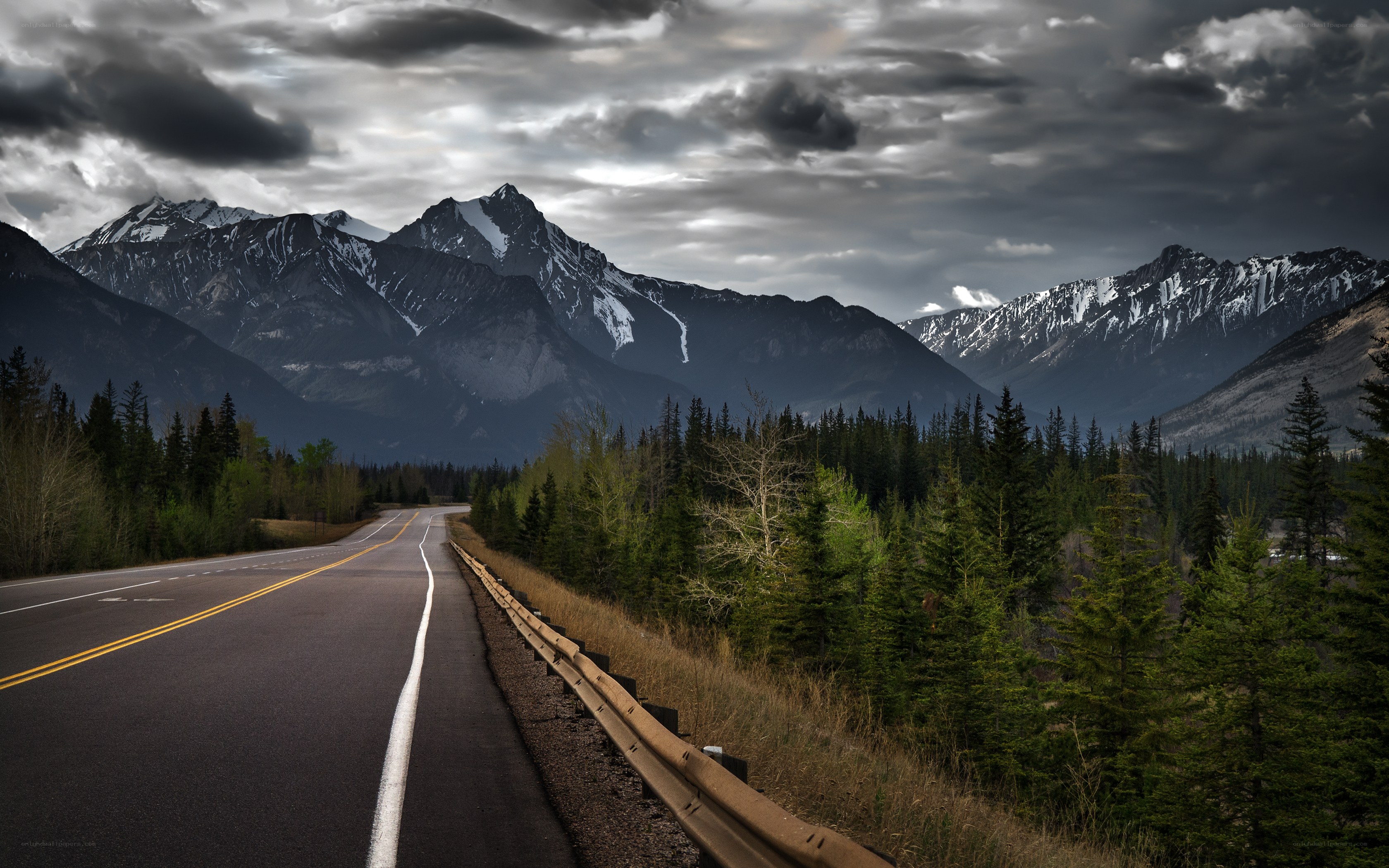 Road through mountain valley