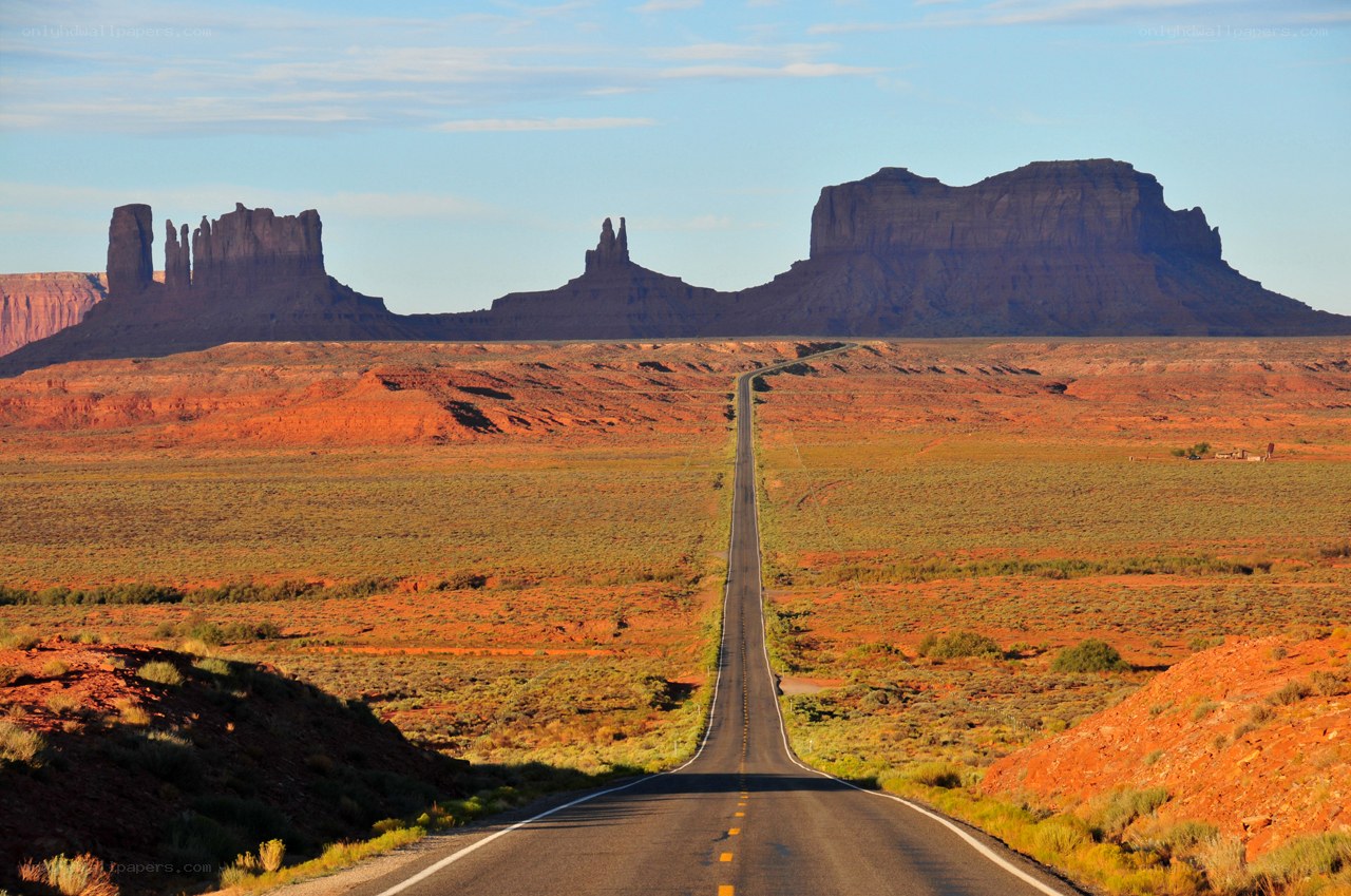 Road to Monument Valley