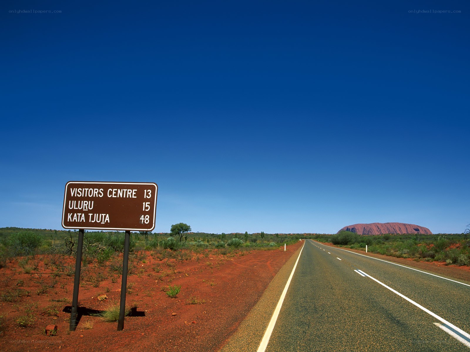 Road to Uluru sign