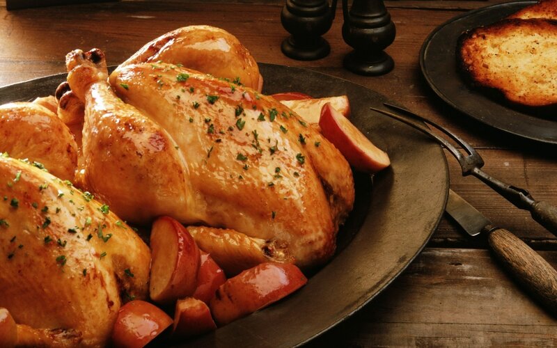 Roasted chicken with apples