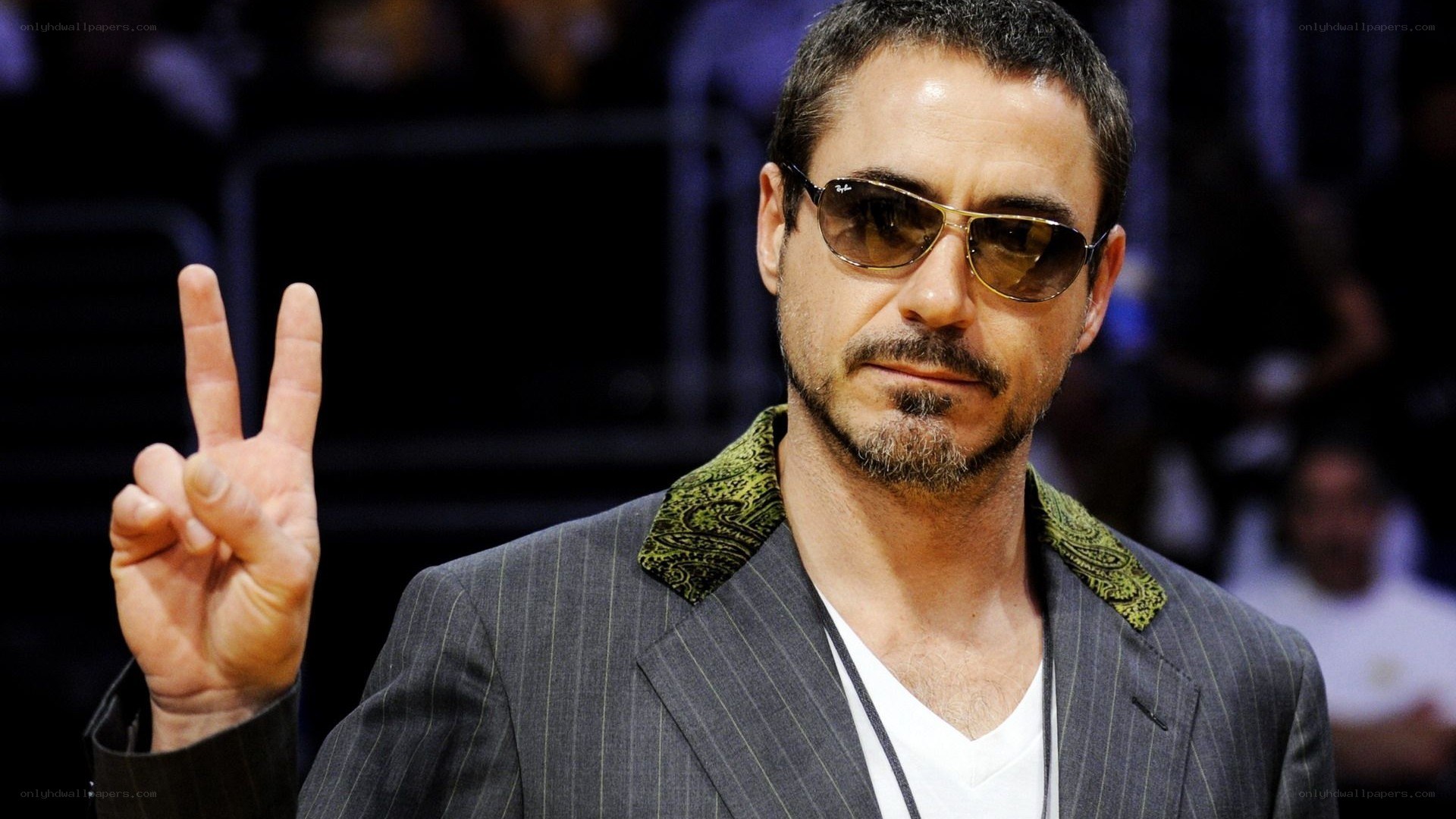 Robert Downey Jr. making peace sign