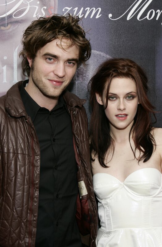 Robert Pattinson and Kristen Stewart at event