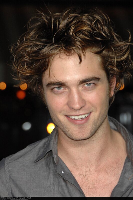 Robert Pattinson at event