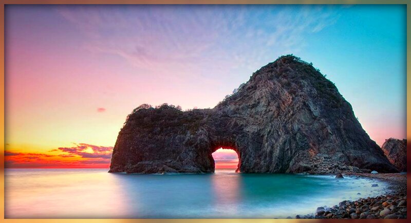 Rock Arch at Sunset — Pink