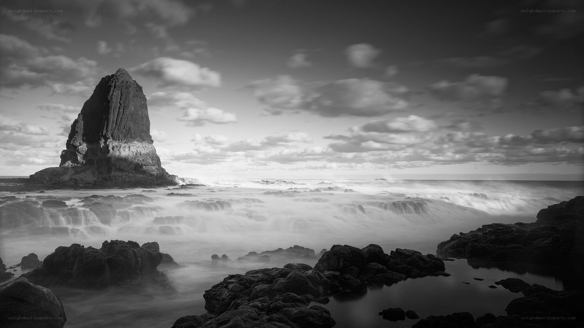 Rock formation by the sea