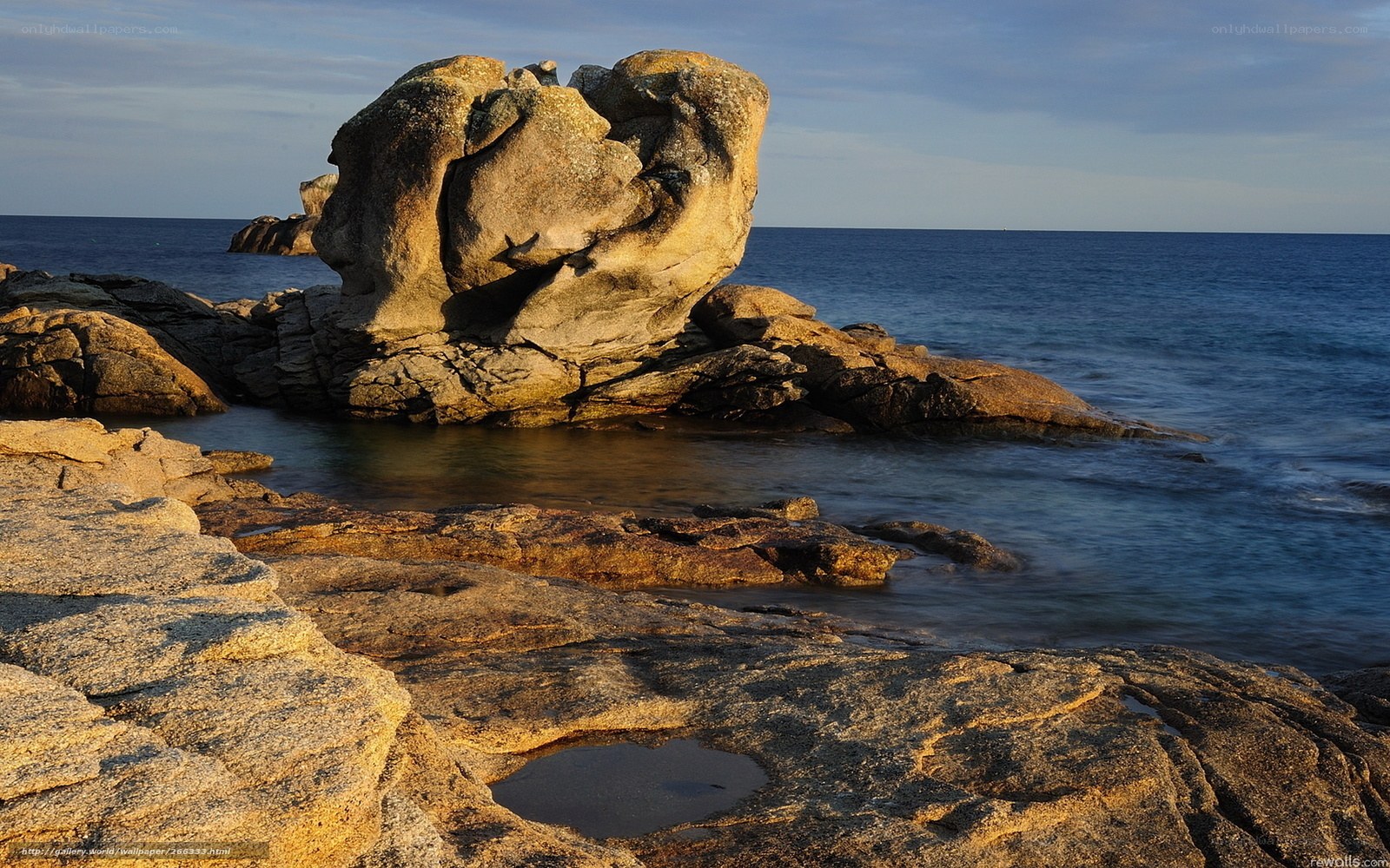 Rock formation by the sea