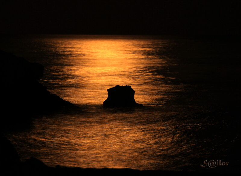 Rock Formation in Water — Black