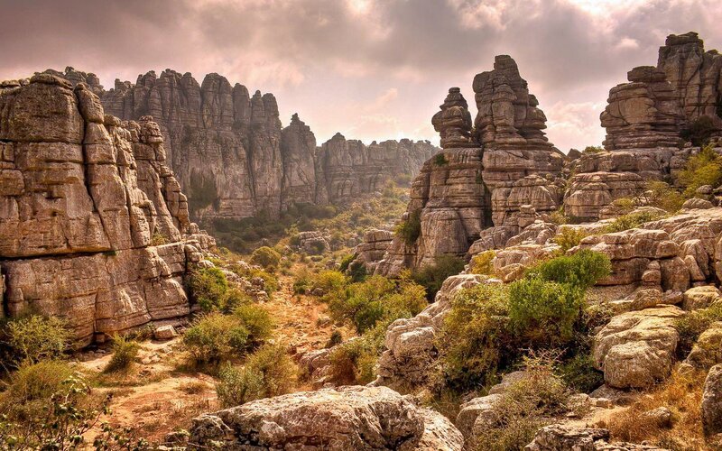 Rock Formations in Canyon — Brown, Dramatic