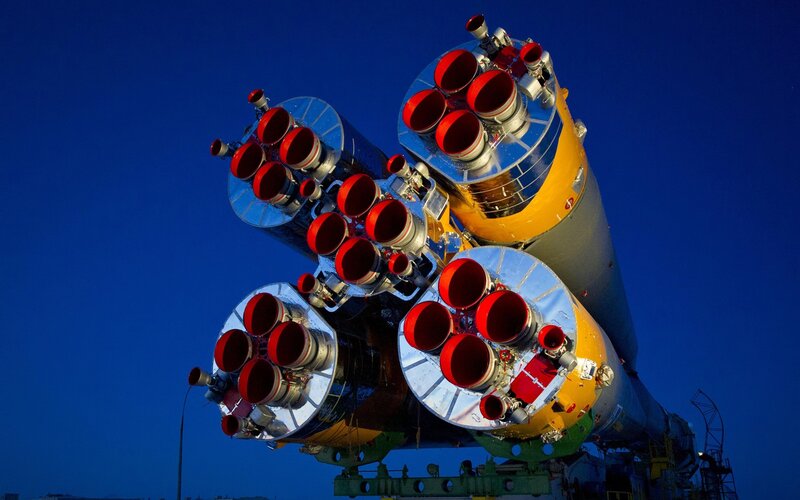 Rocket booster engines