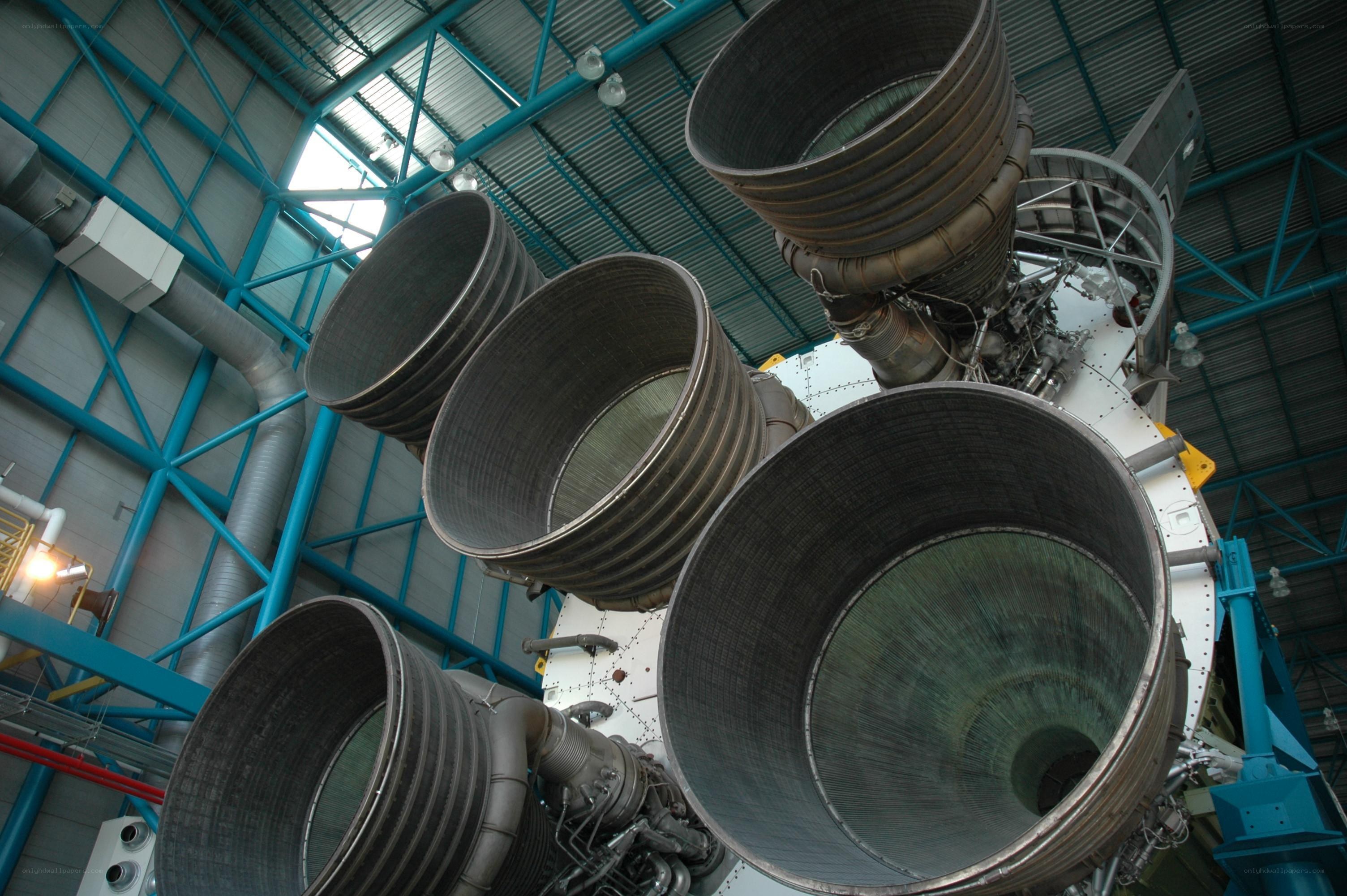 Rocket engine cluster on display