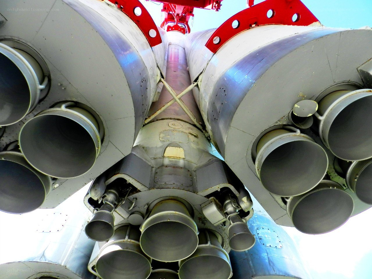 Rocket engine cluster view
