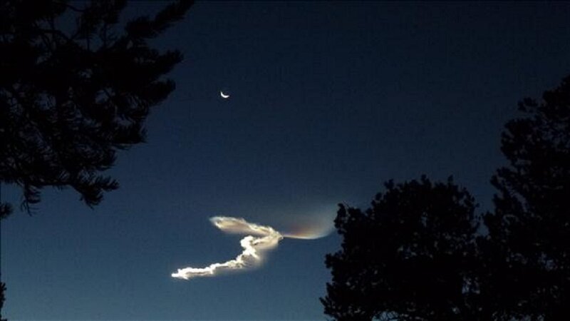 Rocket Launch Trail — Blue