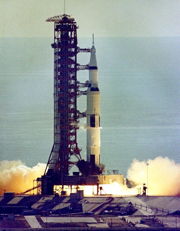 Rocket Launch — White, Dramatic, Photograph