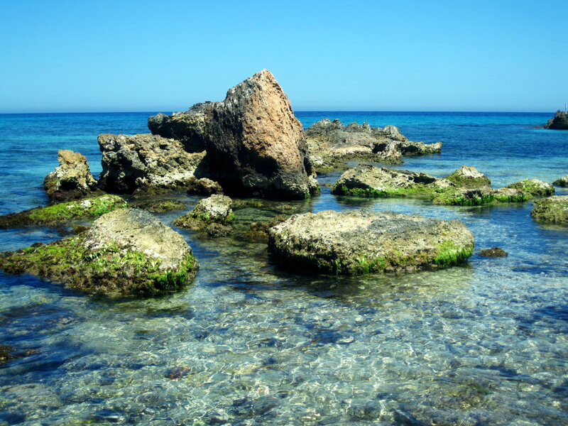 Rocks in Clear Water — Blue, Serene
