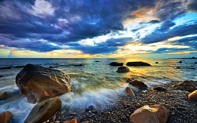 Rocks on Pebble Beach — Blue