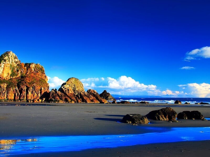 Rocky Beach at Low Tide — Blue, Serene