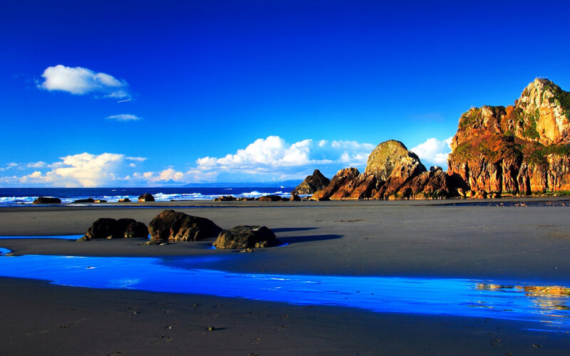 Rocky Beach at Ocean — Blue, Serene