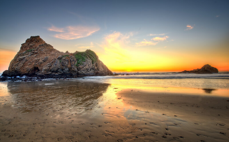 Rocky Beach at Sunset — Yellow, Serene