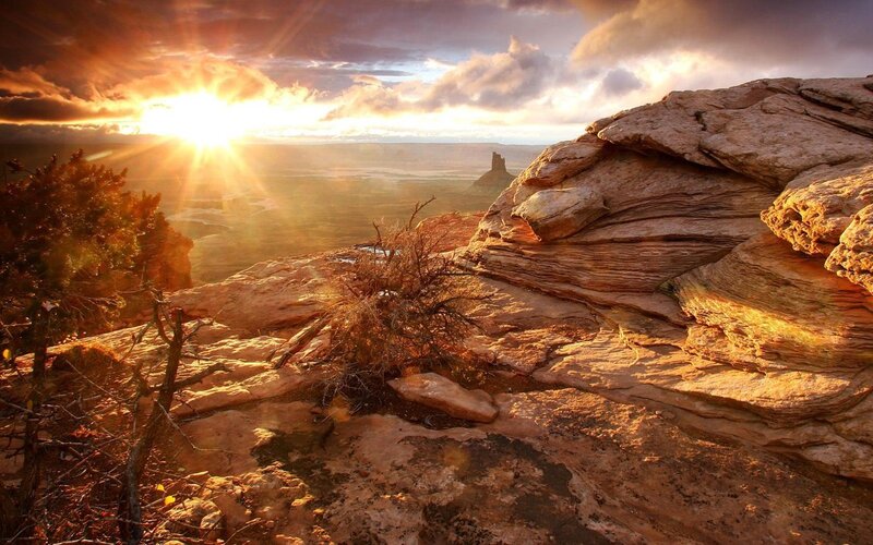 Rocky Canyon Landscape — Clouds
