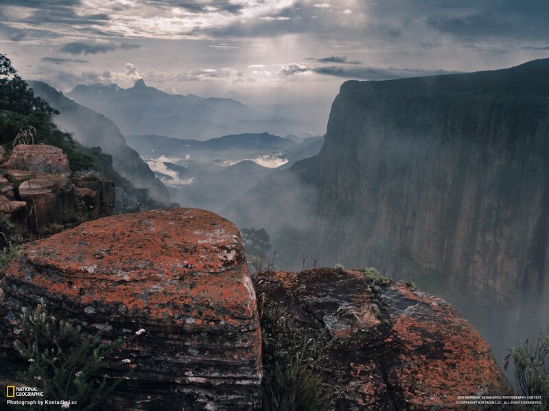 Rocky Canyon Landscape — Gray