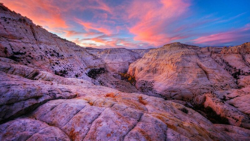 Rocky Canyon Landscape — Pink