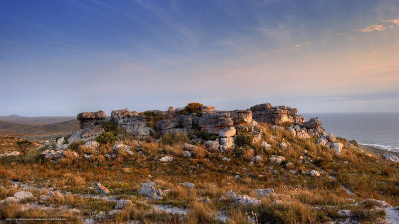 Rocky cliff overlooking the sea