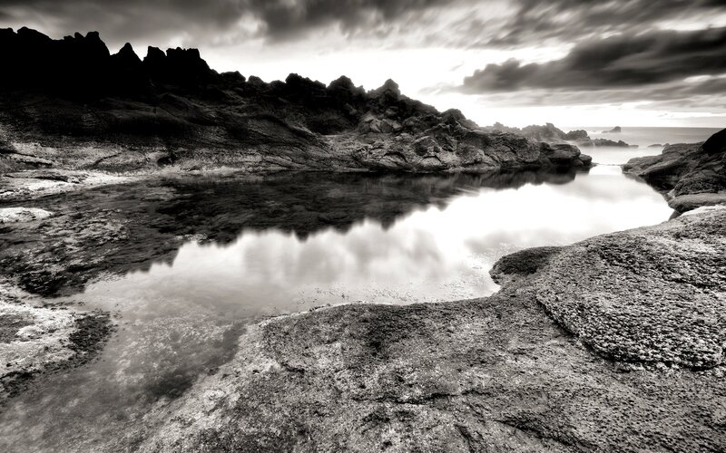 Rocky Coastal Pool — Black