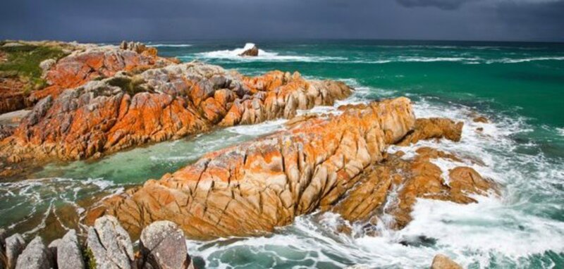 Rocky Coastline with Waves — Green, Dramatic
