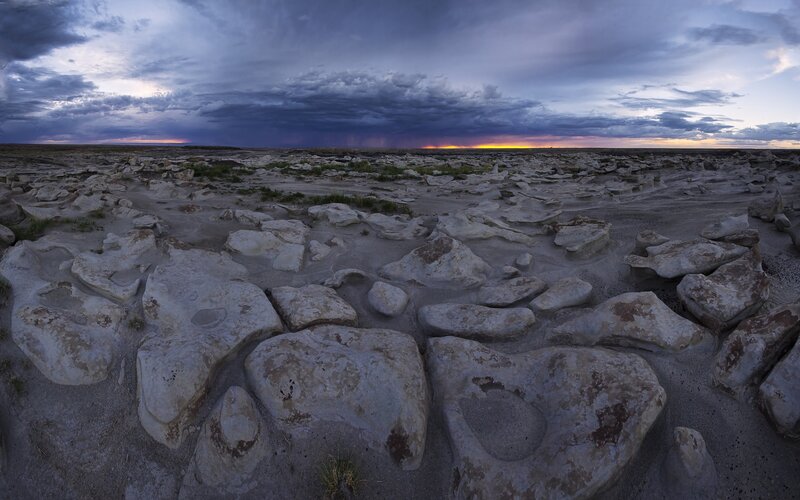 Rocky Desert Landscape — Gray